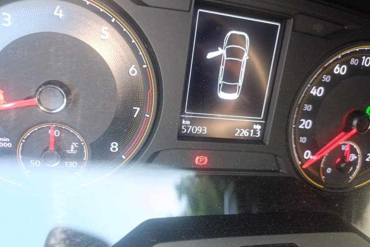 Used Volkswagen Lavida 2021 1.5L Automatic Vision Edition Odometer Close Up