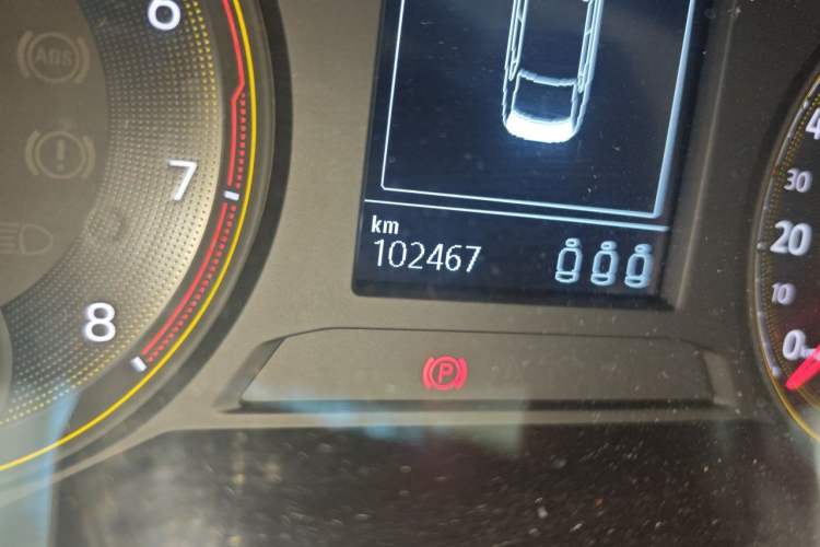 Used Volkswagen Lavida 2021 1.5L Automatic Comfort Edition Odometer Close Up