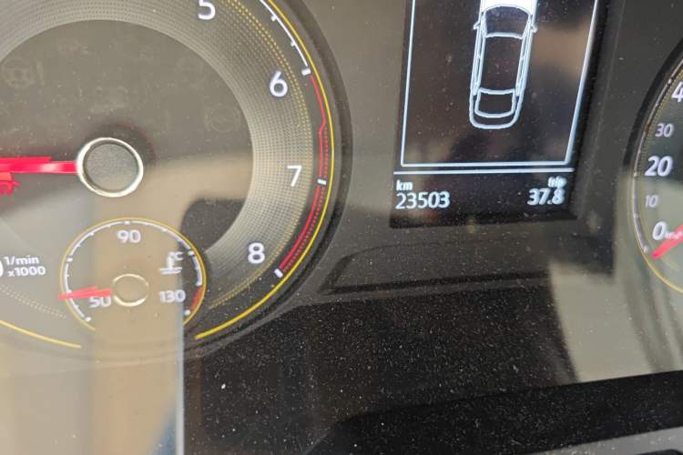 Used Volkswagen Lavida 2021 280TSI DSG Comfort Edition Odometer Close Up