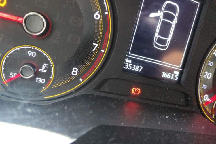 Used Volkswagen Lavida 2021 280TSI DSG Comfort Edition Odometer Close Up