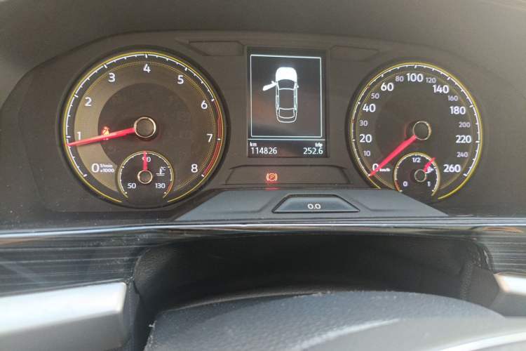 Used Volkswagen Lavida 2021 1.5L Automatic Fashion Edition Odometer Close Up