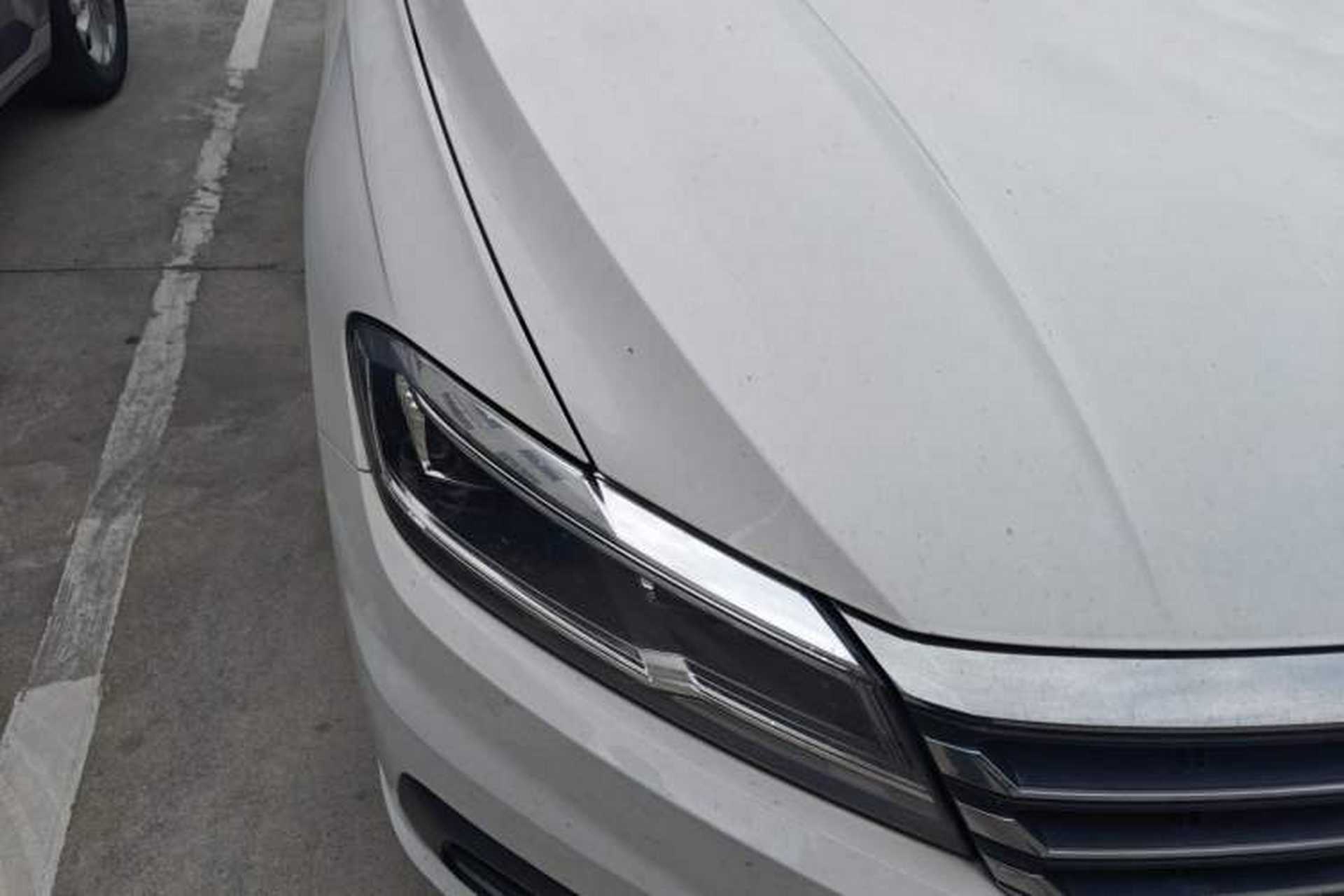 Used Volkswagen Lavida 2021 1.5L Automatic Comfort Edition Right Front Headlight