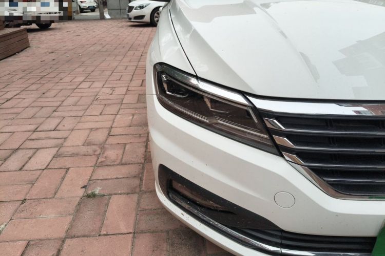 Used Volkswagen Lavida 2021 1.5L Automatic Vision Edition Right Front Headlight