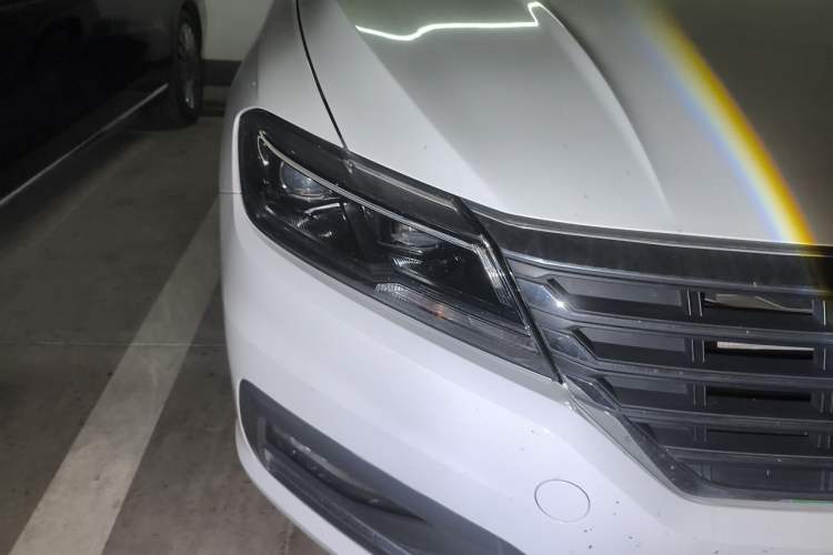 Used Volkswagen Lavida 2021 1.5L Automatic Comfort Edition Right Front Headlight