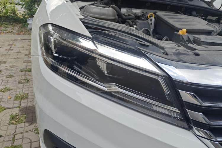 Used Volkswagen Lavida 2021 1.5L Automatic Comfort Edition Right Front Headlight