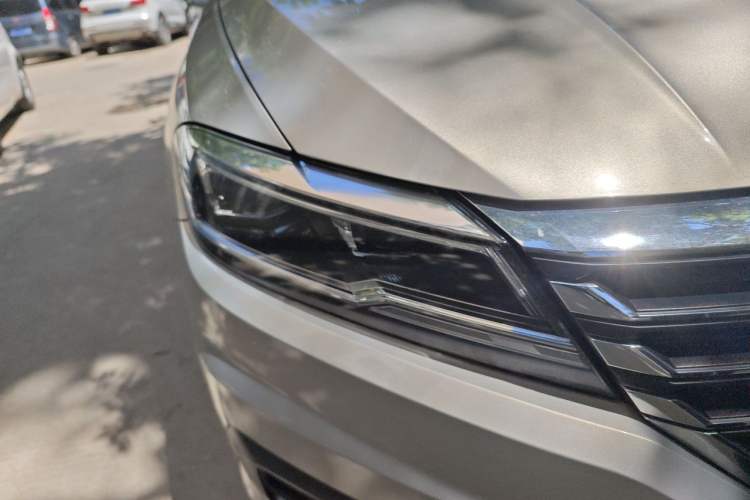 Used Volkswagen Lavida 2021 1.5L Automatic Comfort Edition Right Front Headlight