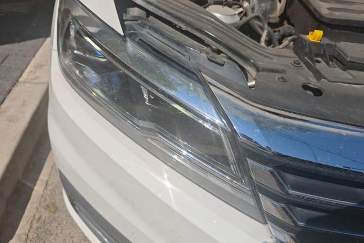 Used Volkswagen Lavida 2021 1.5L Automatic Comfort Edition Right Front Headlight