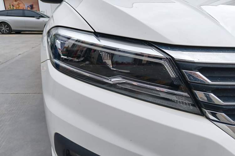 Used Volkswagen Lavida 2021 280TSI DSG Comfort Edition Right Front Headlight