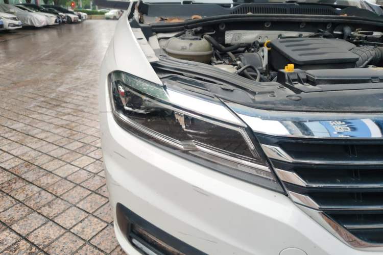Used Volkswagen Lavida 2021 1.5L Automatic Vision Edition Right Front Headlight