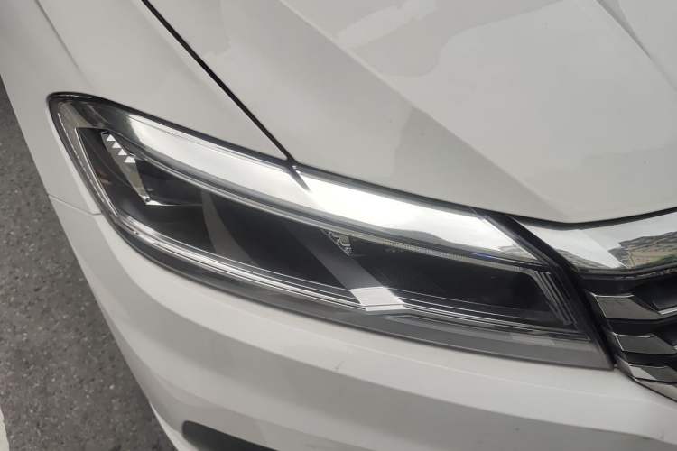 Used Volkswagen Lavida 2021 280TSI DSG Comfort Edition Right Front Headlight