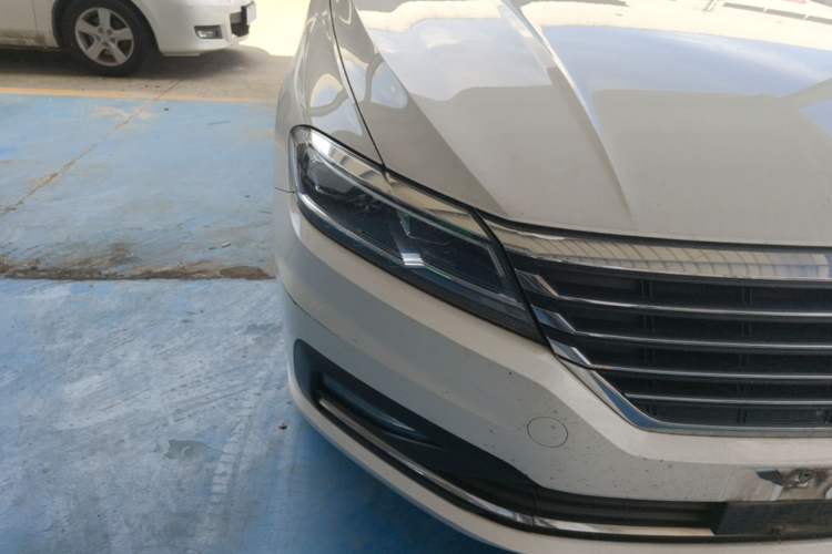Used Volkswagen Lavida 2021 1.5L Automatic Comfort Edition Right Front Headlight