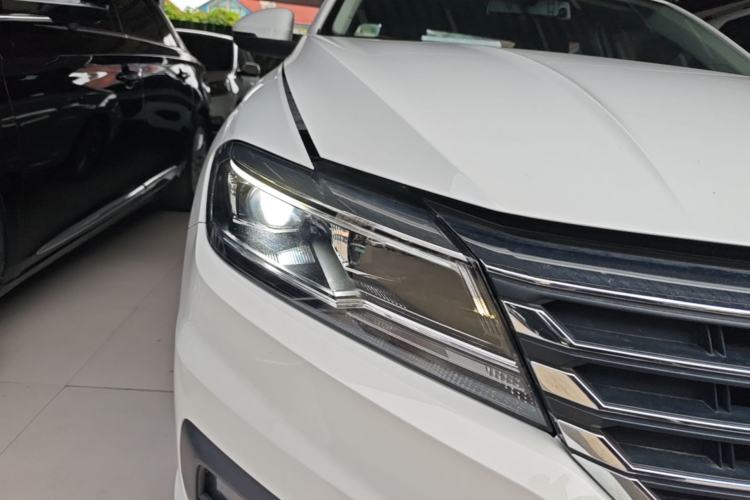 Used Volkswagen Lavida 2021 1.5L Automatic Comfort Edition Right Front Headlight