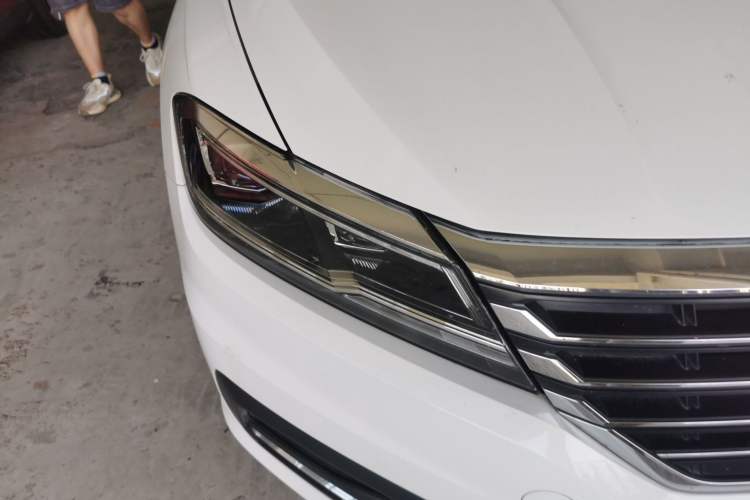 Used Volkswagen Lavida 2021 1.5L Automatic Vision Edition Right Front Headlight