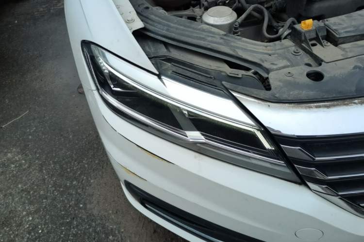 Used Volkswagen Lavida 2021 1.5L Automatic Vision Edition Right Front Headlight
