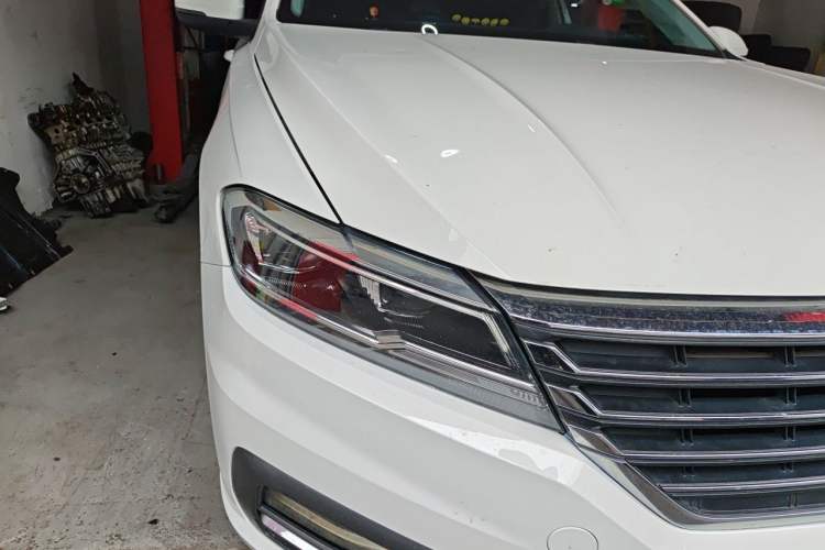 Used Volkswagen Lavida 2021 1.5L Automatic Comfort Edition Right Front Headlight