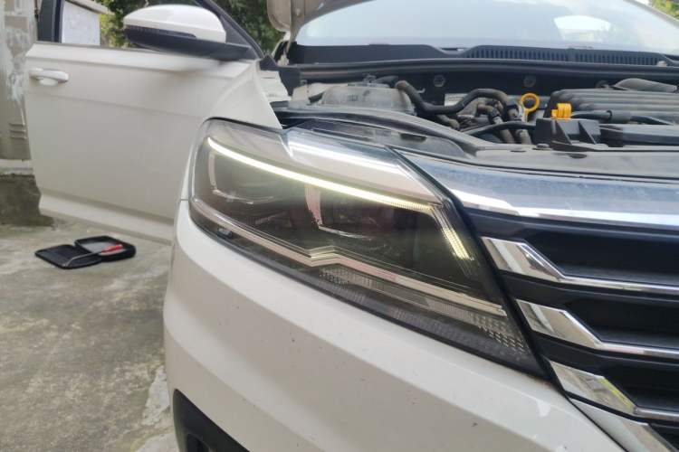 Used Volkswagen Lavida 2021 280TSI DSG Comfort Edition Right Front Headlight