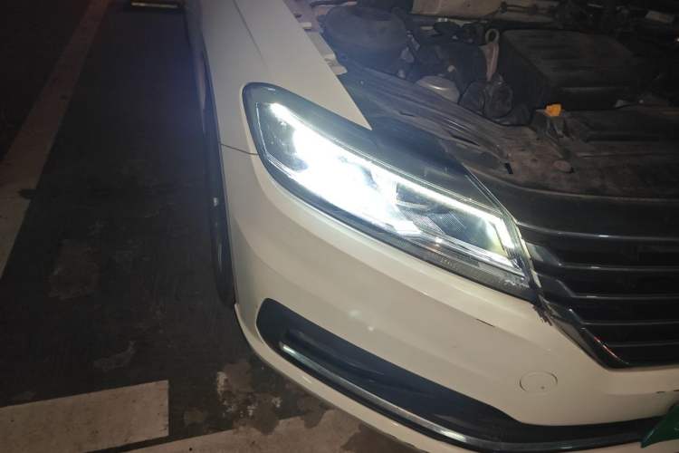 Used Volkswagen Lavida 2021 1.5L Automatic Comfort Edition Right Front Headlight