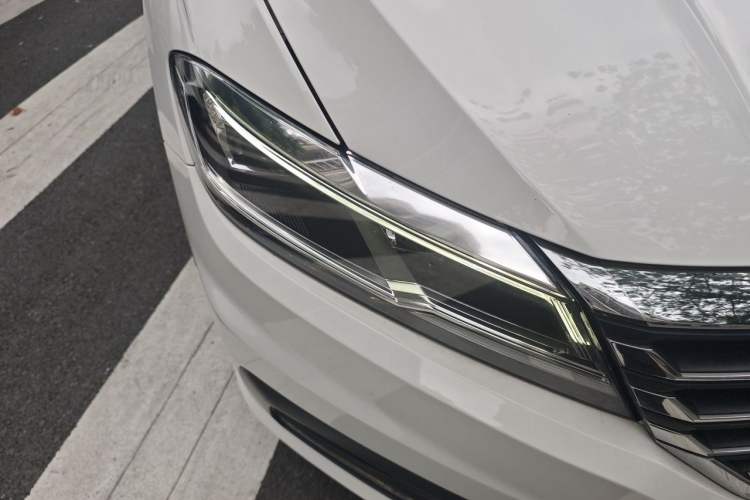 Used Volkswagen Lavida 2021 1.5L Automatic Comfort Edition Right Front Headlight