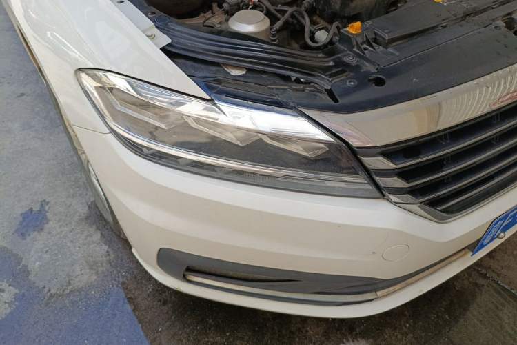Used Volkswagen Lavida 2021 1.5L Automatic Fashion Edition Right Front Headlight