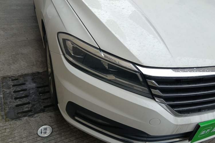 Used Volkswagen Lavida 2021 1.5L Automatic Comfort Edition Right Front Headlight