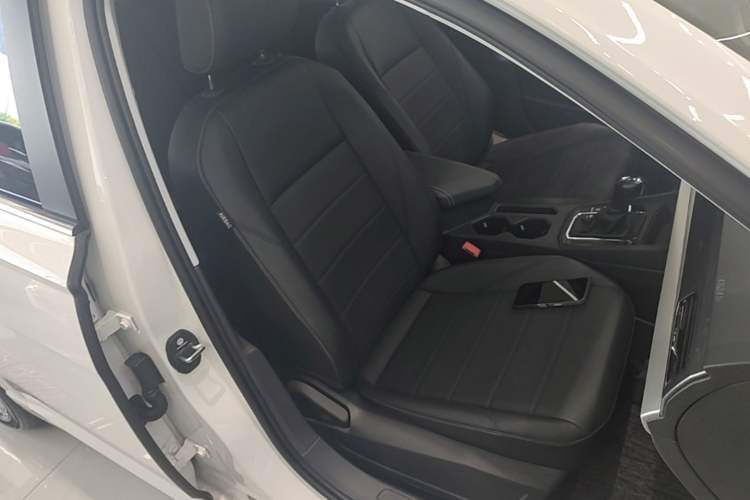 Used Volkswagen Lavida 2021 1.5L Automatic Comfort Edition Right Front Seat