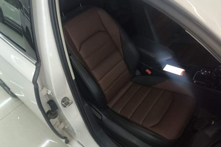 Used Volkswagen Lavida 2021 280TSI DSG Luxury Edition Right Front Seat