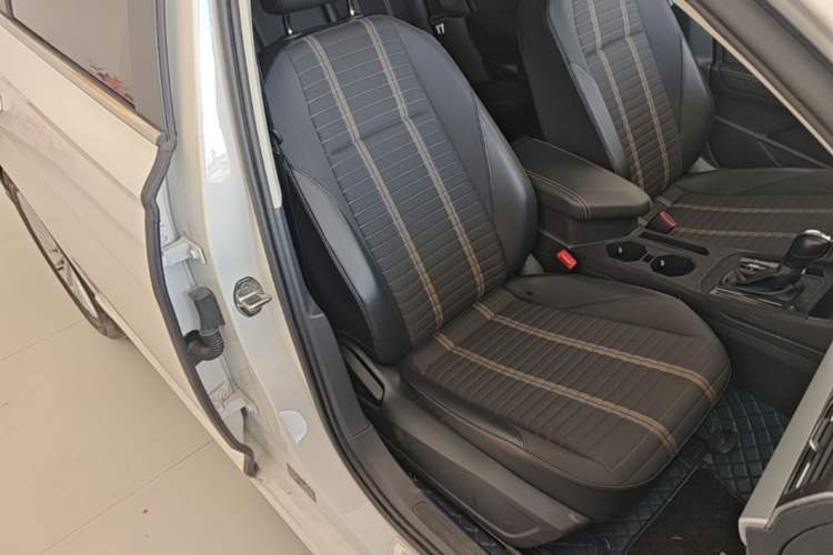 Used Volkswagen Lavida 2021 280TSI DSG Comfort Edition Right Front Seat
