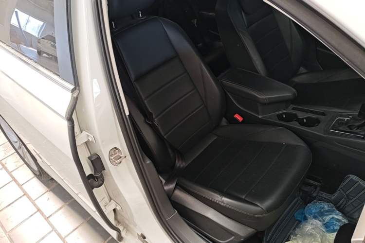 Used Volkswagen Lavida 2021 1.5L Automatic Comfort Edition Right Front Seat