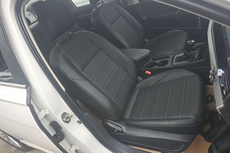 Used Volkswagen Lavida 2021 1.5L Automatic Comfort Edition Right Front Seat