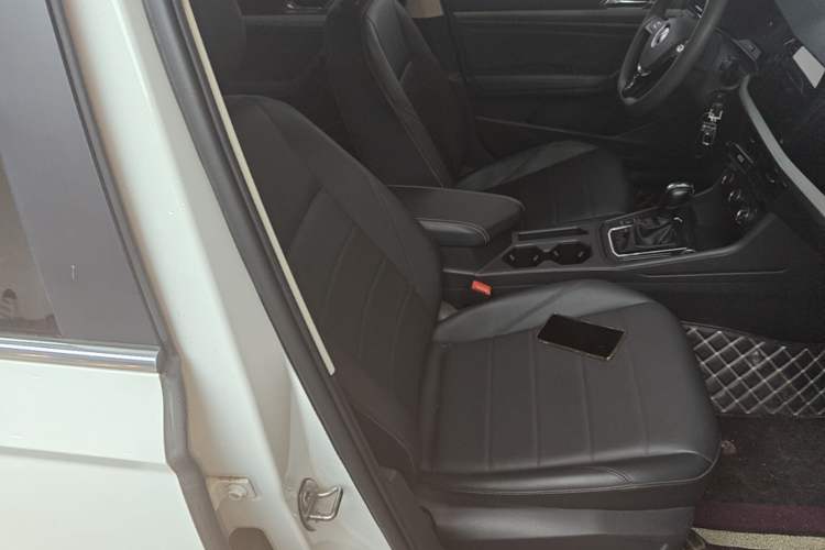 Used Volkswagen Lavida 2021 1.5L Automatic Comfort Edition Right Front Seat