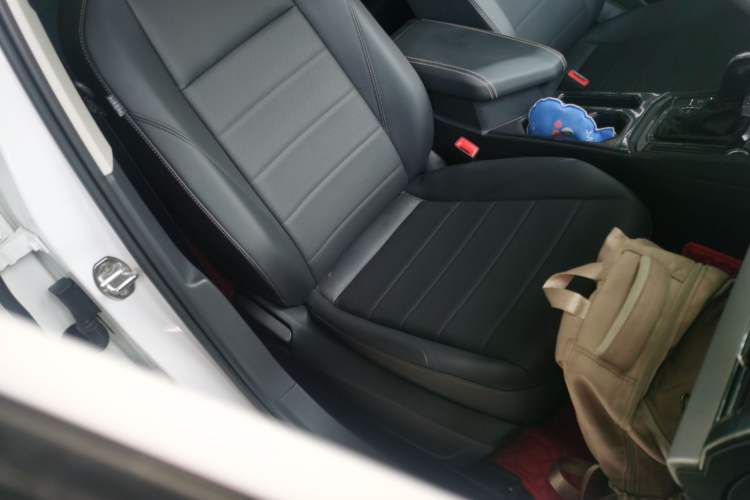 Used Volkswagen Lavida 2021 1.5L Automatic Comfort Edition Right Front Seat