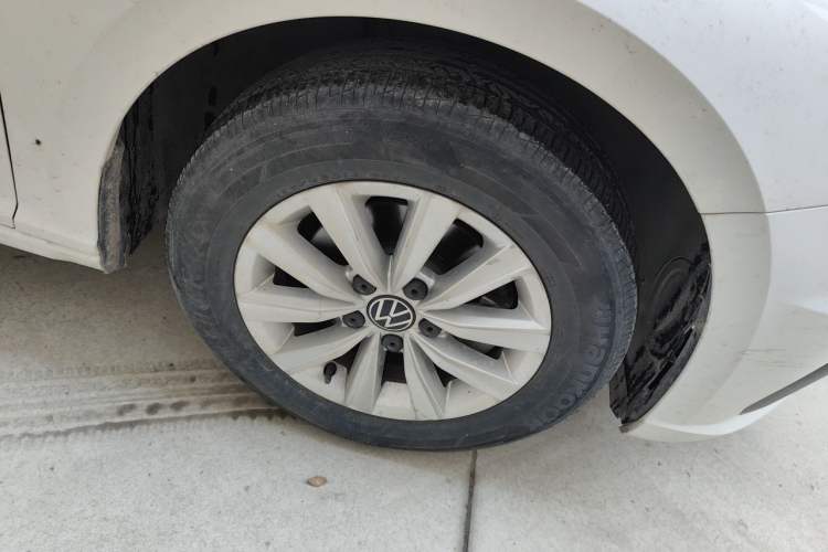 Used Volkswagen Lavida 2021 1.5L Automatic Fashion Edition Right Front Wheel Hub