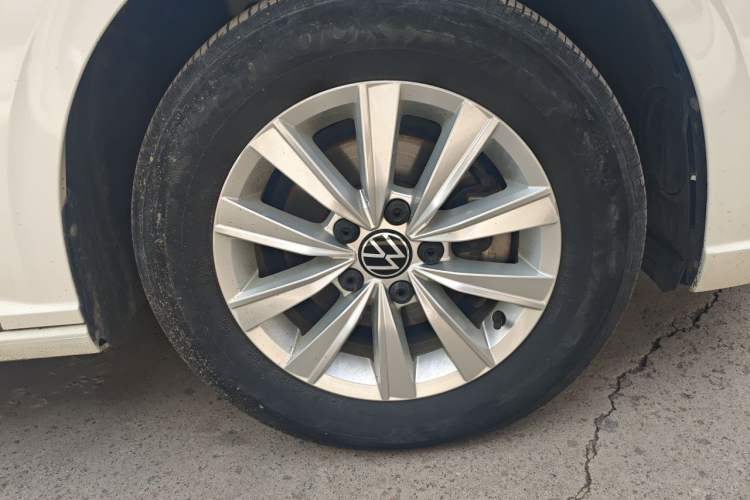 Used Volkswagen Lavida 2021 1.5L Automatic Fashion Edition Right Front Wheel Hub