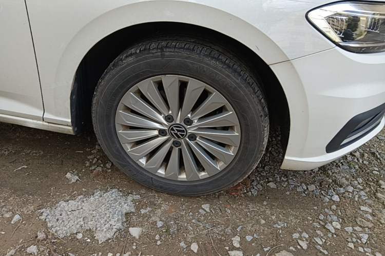 Used Volkswagen Lavida 2021 280TSI DSG Comfort Edition Right Front Wheel Hub