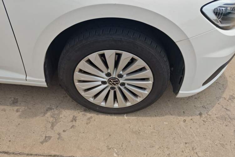 Used Volkswagen Lavida 2021 280TSI DSG Comfort Edition Right Front Wheel Hub