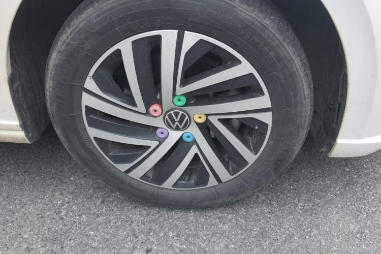 Used Volkswagen Lavida 2021 280TSI DSG Comfort Edition Right Front Wheel Hub