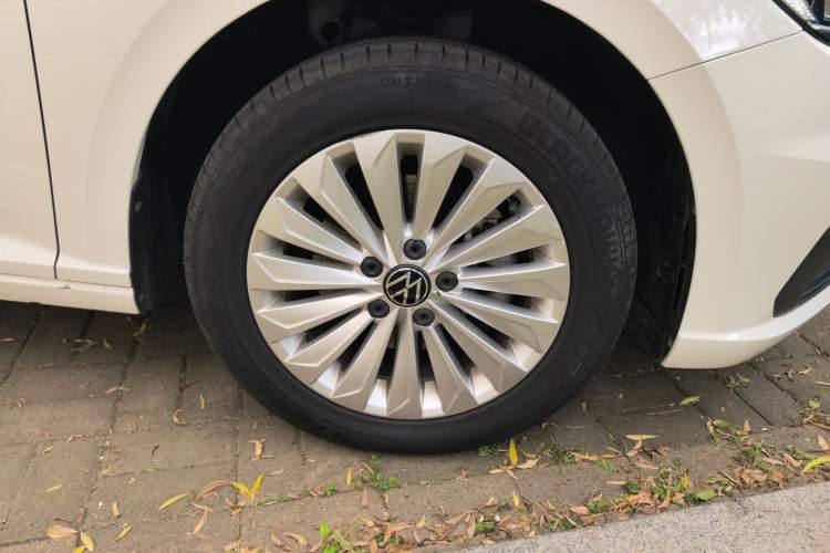 Used Volkswagen Lavida 2021 280TSI DSG Comfort Edition Right Front Wheel Hub