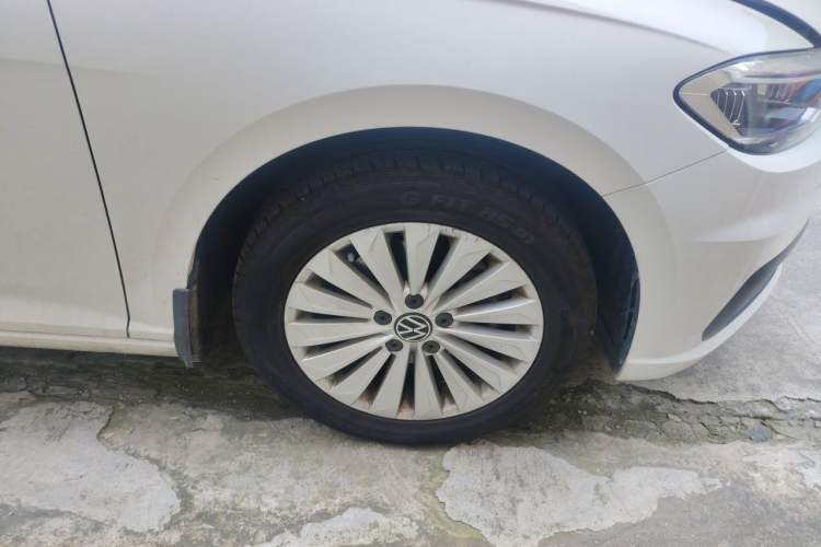 Used Volkswagen Lavida 2021 280TSI DSG Comfort Edition Right Front Wheel Hub