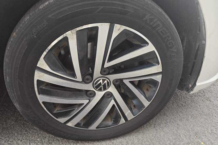 Used Volkswagen Lavida 2021 280TSI DSG Comfort Edition Right Front Wheel Hub