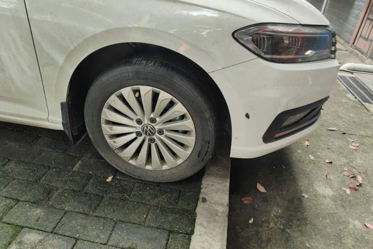 Used Volkswagen Lavida 2021 280TSI DSG Comfort Edition Right Front Wheel Hub