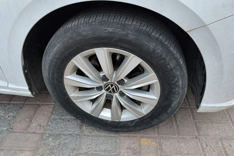 Used Volkswagen Lavida 2021 1.5L Automatic Fashion Edition Right Front Wheel Hub