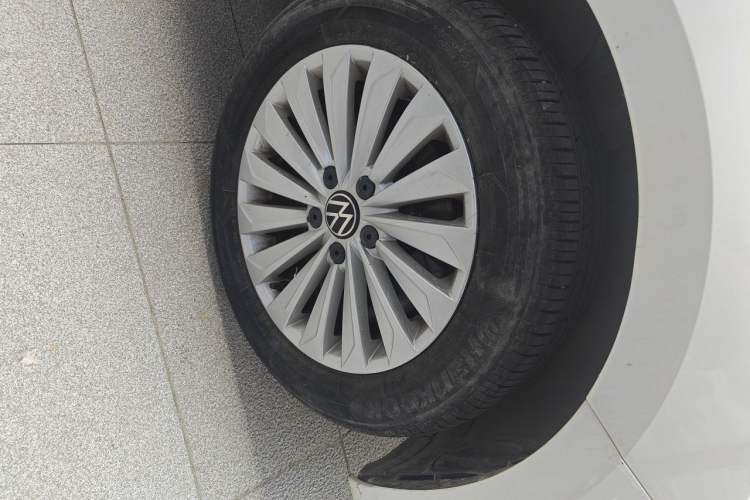 Used Volkswagen Lavida 2021 280TSI DSG Comfort Edition Right Front Wheel Hub