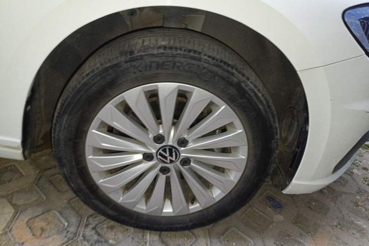 Used Volkswagen Lavida 2021 280TSI DSG Comfort Edition Right Front Wheel Hub