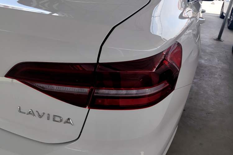 Used Volkswagen Lavida 2021 1.5L Automatic Comfort Edition Right Rear Taillight