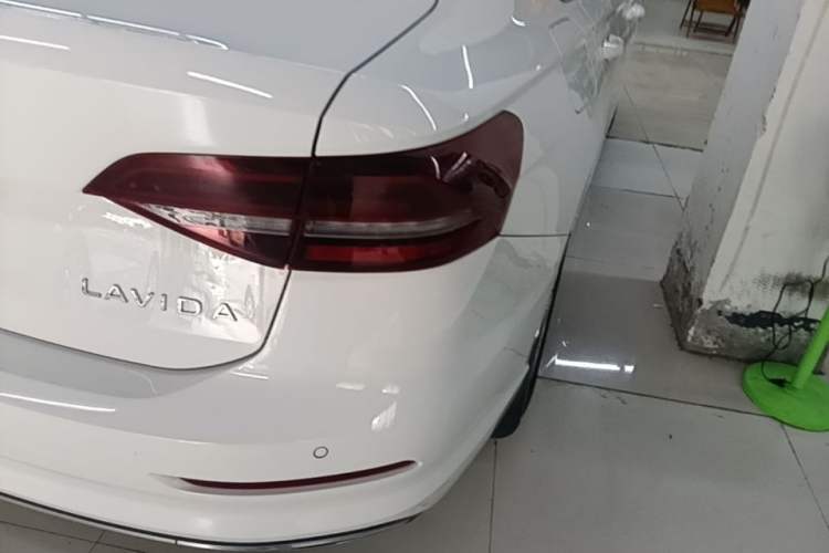 Used Volkswagen Lavida 2021 1.5L Automatic Vision Edition Right Rear Taillight