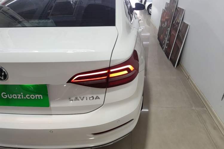 Used Volkswagen Lavida 2021 1.5L Automatic Comfort Edition Right Rear Taillight