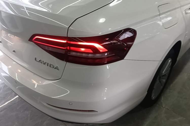Used Volkswagen Lavida 2021 1.5L Automatic Comfort Edition Right Rear Taillight