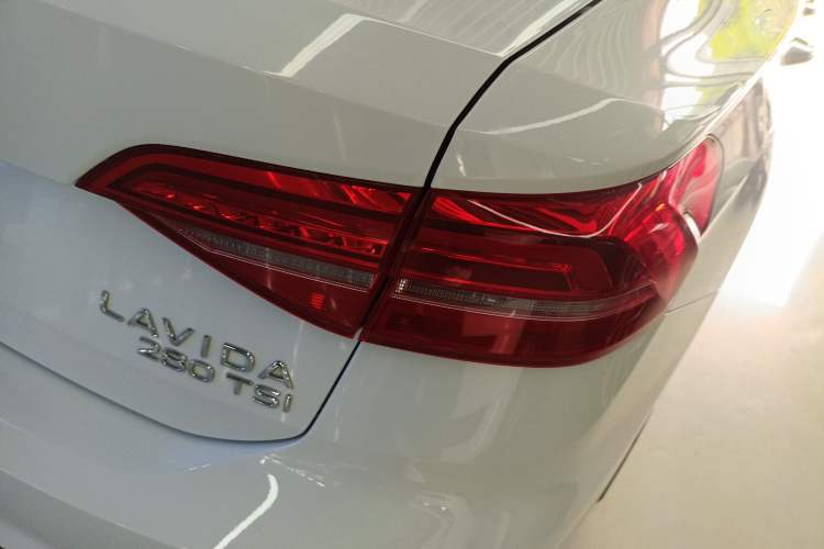Used Volkswagen Lavida 2021 280TSI DSG Comfort Edition Right Rear Taillight