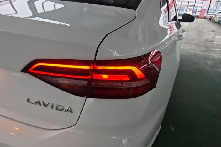 Used Volkswagen Lavida 2021 1.5L Automatic Comfort Edition Right Rear Taillight