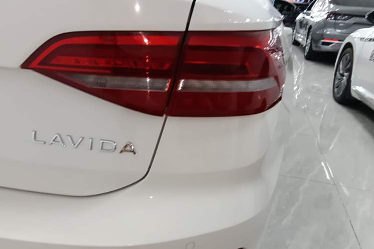 Used Volkswagen Lavida 2021 1.5L Automatic Comfort Edition Right Rear Taillight